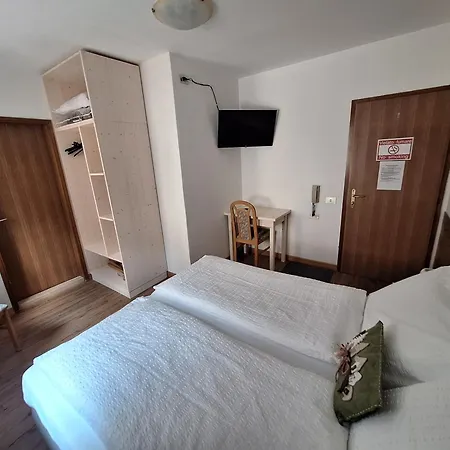Denise Hotel